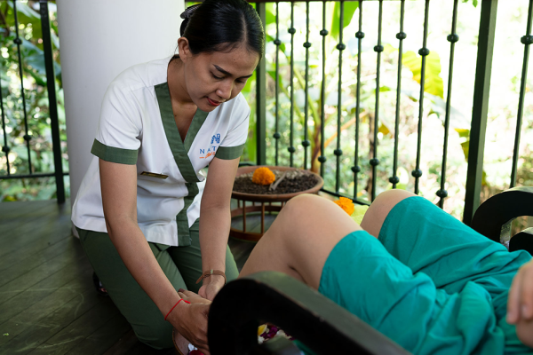 Foot-Reflexology-Massage_5